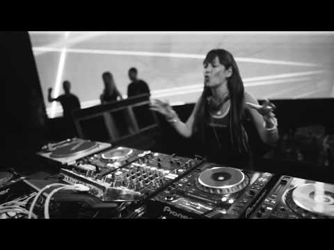 CROW TECHNO CLUB | 9º Puerta | Fátima Hajji, BEC