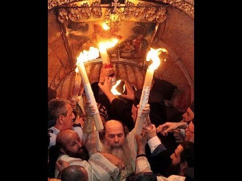 Drita Hyjnore ndez qirinjtë e Patrikut Orthodhoks. Historia e vezës së kuqe.