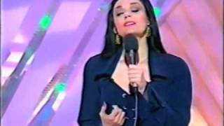 Crystal Gayle - don&#39;t it make my brown eyes blue
