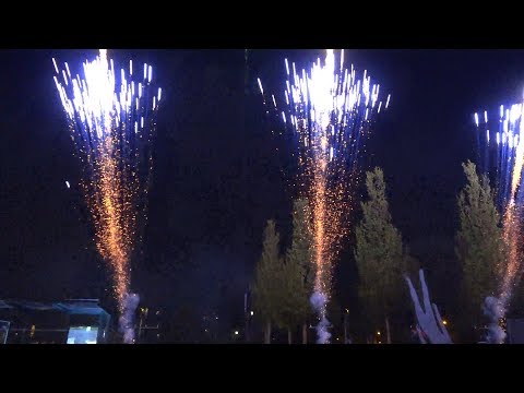 Prachtige vuurwerkshow aftrap van Koningsdag festiviteiten