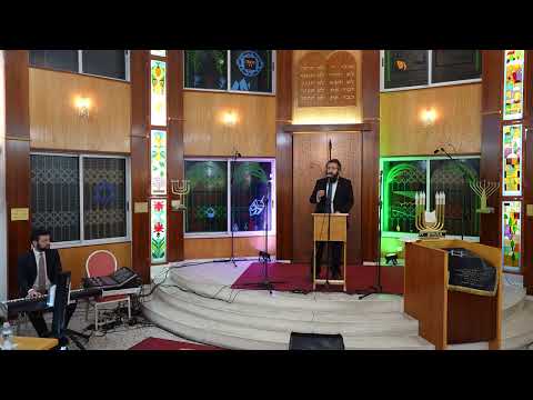 החזן שלום שוחאט / טיהר רבי ישמעאל עצמו,  לחן: שלמה רוזבסקי, ליווי מוסיקלי: הפסנתרן אלחנן מינץ