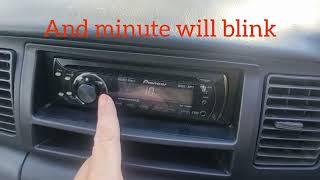 How to set up the Clock MOSFET 50Wx4 Pioneer Car Stereo
