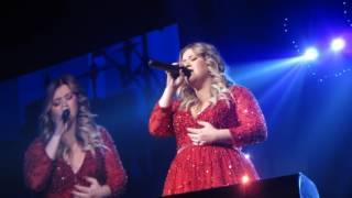 Kelly Clarkson - WHITE CHRISTMAS - Kelly Clarkson&#39;s Miracle on Broadway