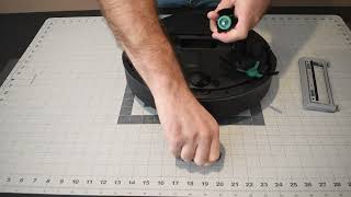 iRobot Roomba® 105 | How to Clean the Multi Surface Brush