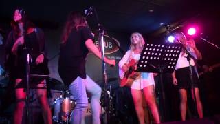 Catherine Britt &amp; The McClymonts - Swingin&#39; Door
