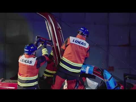 VEHICLE EXTRICATION - THE NEXT GENERATION "FIRST IMPRESSIONS"