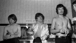 THE HOLLIES, SUSPICIOUS LOOK IN YOUR EYES