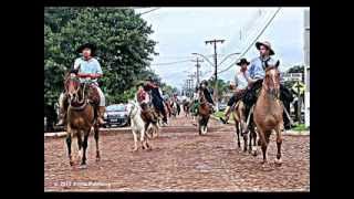 preview picture of video 'Itacurubi, RS - Desfile Farroupilha 2013'