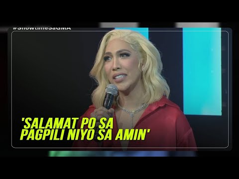 WATCH: Vice Ganda thanks ABS-CBN, GMA execs in Showtime contract signing