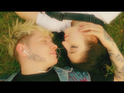 Totally Nothin – Bílé pilulky (Official Music Video)