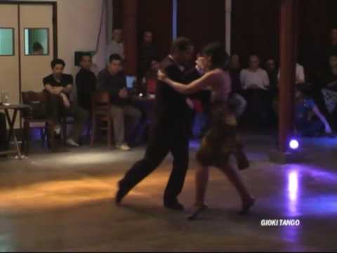  Cristina Sosa  and  Daniel Nacucchio  are  dancing  to  the  tango  "  Nido Gaucho  "
