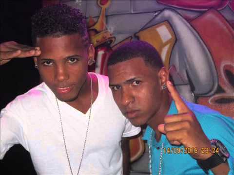 J M  EN LA CASA ft NEGRO EN EL MENEO