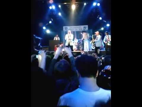 Marvin Berry (Harry Waters Jr) and The Starlighters con Marty Mc Fly  en Fiesta del Futuro 22/10/15