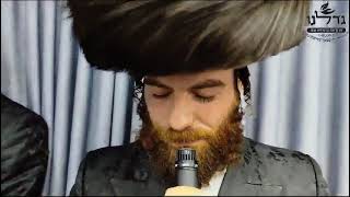 המסע של הבן המתרחק בתיאור מרטיט של הזמר החסידי אברימי לונגר - 'שבת גדלנו'