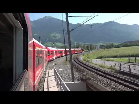 2023 - CH - Departure of Rhätische Bahn RhB regio-express to Davos Platz, in Landquart (Graubünden)