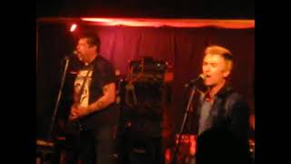 The Lurkers - I'm On Heat + I Don't Need To Tell Her (Freiburg 10.05.2010 @ Atlantik)