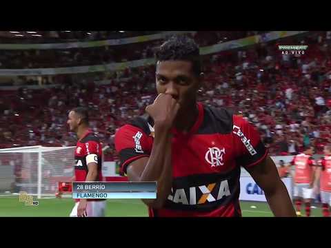 Gol de cabeça contra do Grêmio em 08/02/2017.