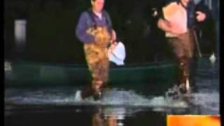 Re: [問卦] 都2025了，記者還在強風暴雨中取景？