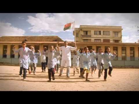 Sasao ny tananao-  Lola (Lavage des Mains avec du savon)