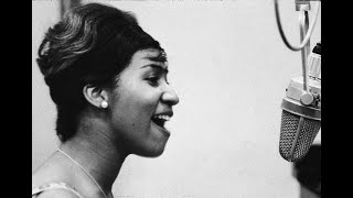 Aretha Franklin sings the Beatles&#39;, &#39;Let it be&#39;.