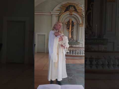 Sandra Zinner, sjunger på Ebbe Nils Fahléns dop 20181006