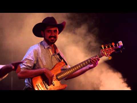 Cholo Valderrama - Criollo Sortario (Video En Vivo)