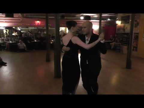 Mario Medina & Maude Andrey - Pabellón de las Rosas