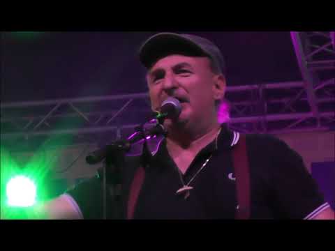 concerto della formazione  Lou Dalfin 11 Collegno Folk Festival