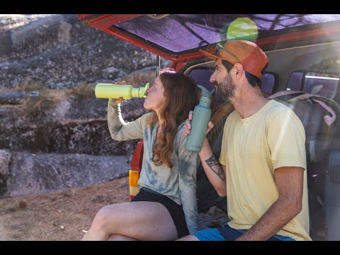 Sports lid for drinking bottle - with straw & flip closure