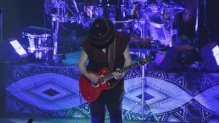 El mexicano Carlos Santana seduce con su música a su natal Jalisco