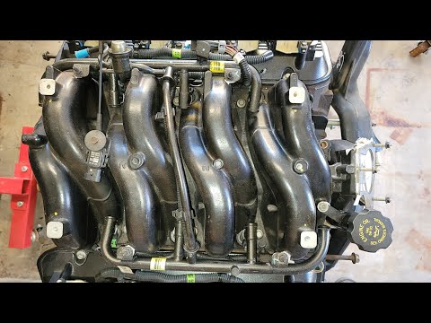 Swapping the Vortec 8100 496 8.1L Big Block LS Style Fuel Rail and Injectors