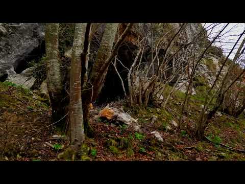 Senda de la Cueva de Santibañas - PR-PNPE 13 - P. N. Picos de Europa - León
