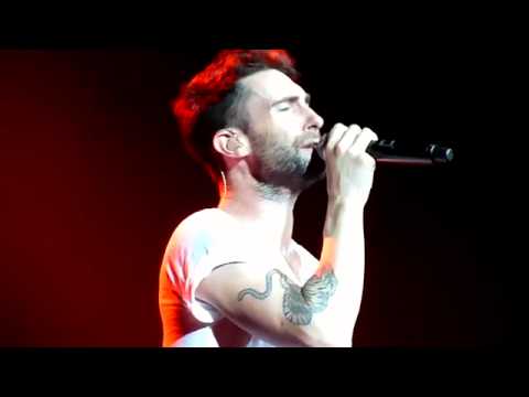 Maroon 5 - Secret (Live) and Adam's sexy moves