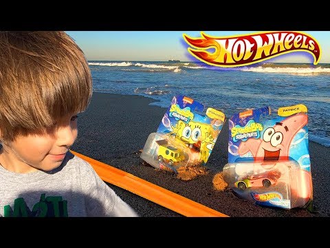 PISTA HOT WHEELS EN LA PLAYA 🌊😡 con Bob Esponja y Patricio... SALE MAL