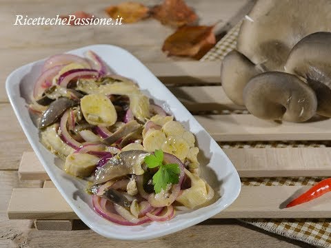 Funghi marinati con cipolla - Ricette che Passione