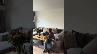 Video thumbnail for Gibson Slash “Jessica”  Les Paul Standard Honey Burst with Red Back 2024 by FlowGuitars