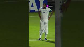 AÍ É COMPLICADO! JOGADOR DO GUARANI QUASE TEM CALÇÃO ARRANCADO POR ADVERSÁRIO NO PAULISTÃO #shorts