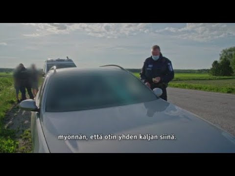 224 km/h humalassa poliiseja vastaan - Poliisit Vaasa