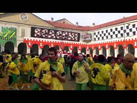 Carnevale di Ivrea 2012: la battaglia delle arance