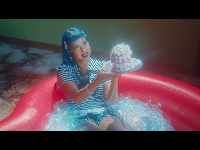 Video zu 'Molly' ansehen