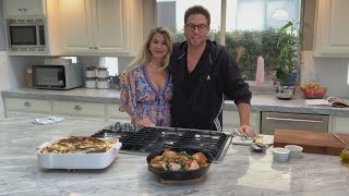 Cheff Scott Conant + Wife Mel Make 2 of Their Family's Favorite Dishes (Like Cast-Iron Skillet Ch…