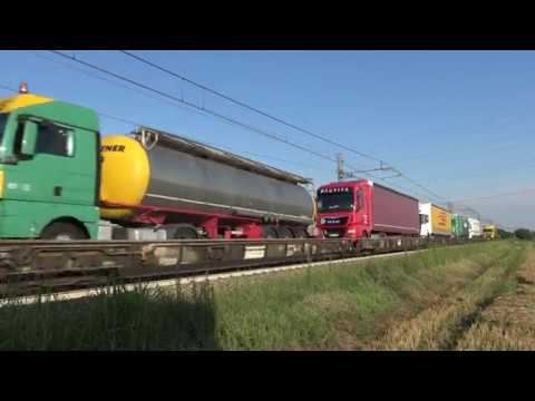 484 SBB CARGO CON RO.LA IN TRANSITO A VIGNALE (NO) GIOV. 19 - 7 - 2018