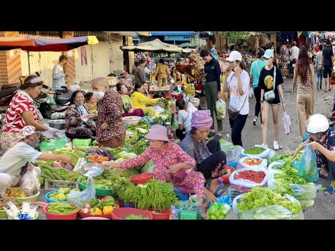 Evening Market Scene In Phnom Penh With Pork, Fish, Vegetable & More | Wet Market Cambodia