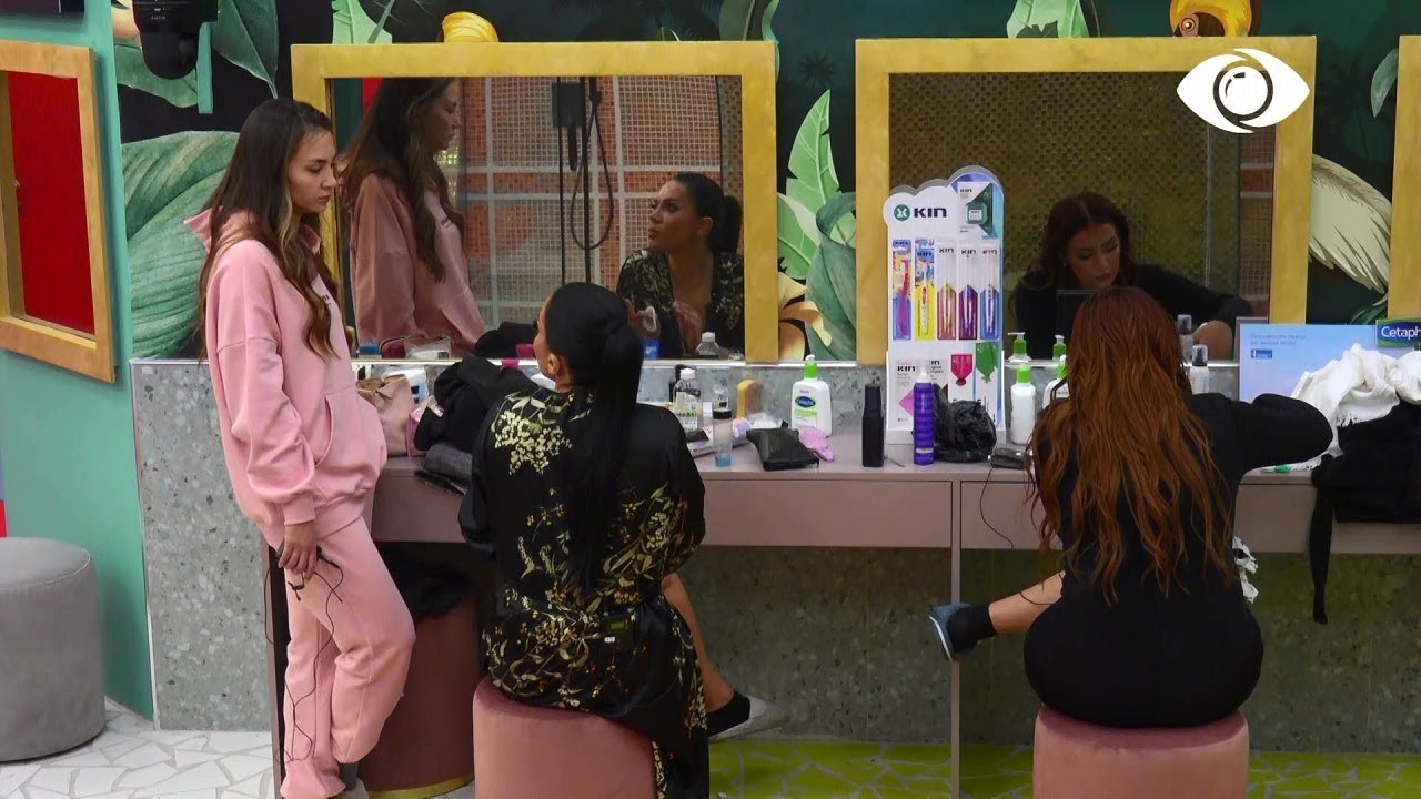 Ose psikopat ose ka arsye/Efi bisedon me Kiarën