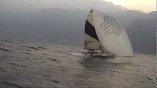 preview picture of video '18 Foot Skiff Magic Marine first training on Lago di Como 2008.dv'