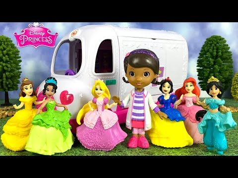 STORY WITH DOC MCSTUFFINS AND DISNEY PRINCESS COLLECTION DOLLS