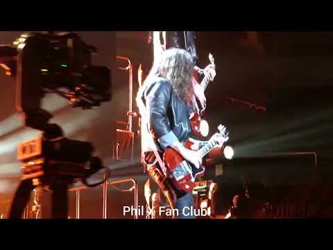 Phil X with Bon Jovi in St Louis April 21, 2022 Wanted Dead Or Alive