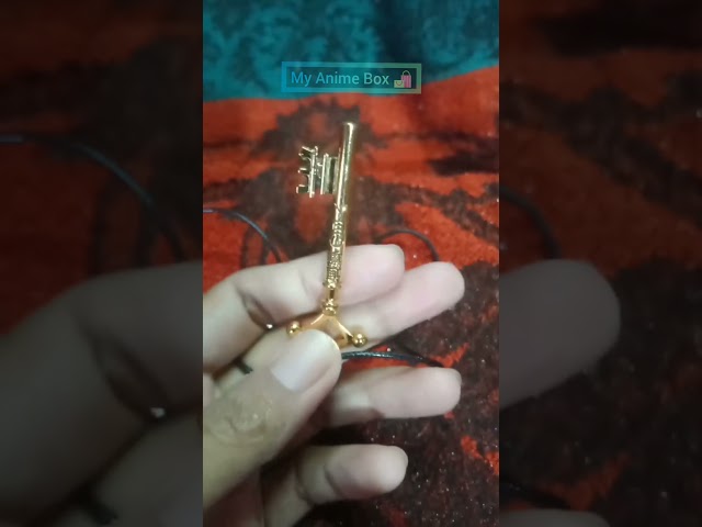 Vídeo relacionado con HJYZY Wings of Freedom Colgante Collar Anillo Anime Eren Jeager Keller Llavero Colgante Collar Anime Pegatinas 13 Piezas