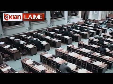 Parlamenti, protesta e demokratëve - (6 Prill 2000)