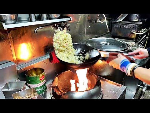 Giant Fried Rice in Tokyo - Japanese Street Food